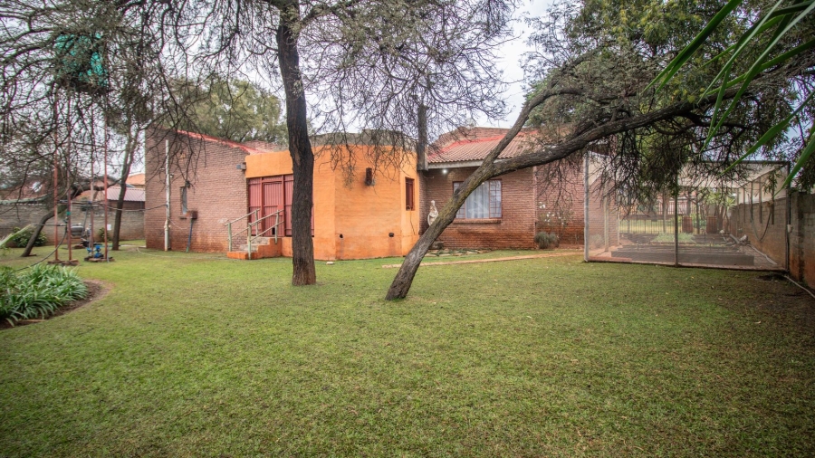 4 Bedroom Property for Sale in Olifantsnek North West